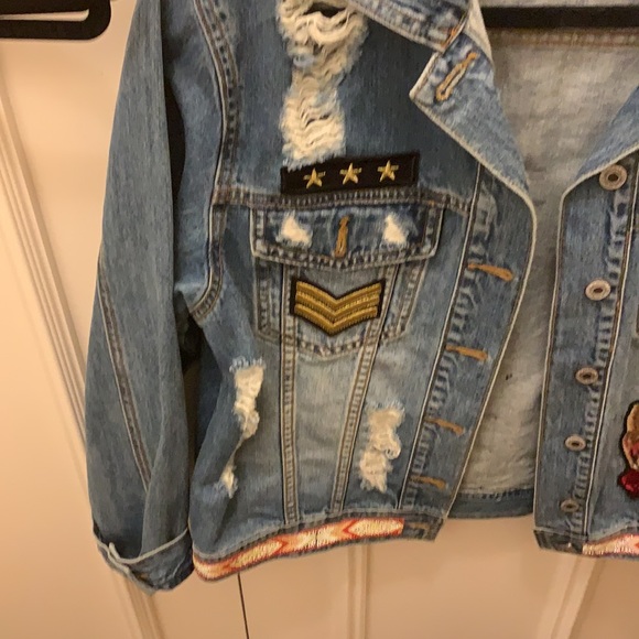 Custom jean jacket sewn with patches - Picture 4 of 6